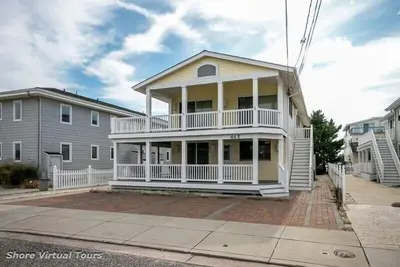 Image de Une propriété Beach Block confortable et aérée.