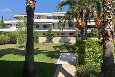 Image de 3 pièces de grand standing à pied des plages et centre Juan les Pins