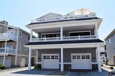 Image de Véritable bloc de plage. . . . Pas De Rues À Traverser. 6ème maison de l'une des plus belles plages de Sea Isle City.