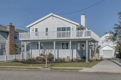 Image de Location Minimum De 2 Semaines. South-End Avalon à son meilleur seulement 1 Bloc De La Plage.