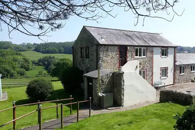 Image de Le Hayloft est une retraite rurale relaxante au bord de la mer.