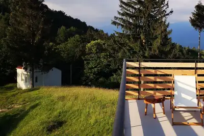 Image de Appartement de luxe dans une maison de campagne familiale au sommet de la colline
