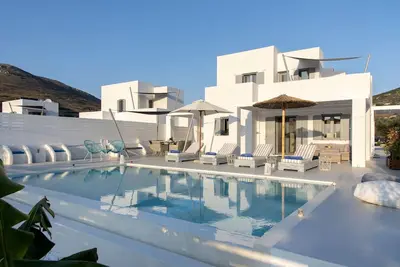 Image de Elitas Villa A, avec 2 chambres et piscine privée près de Parikia