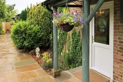 Image de Woodhouse Holiday Cottages, 3 locations de vacances adjacentes. Cottage en frêne, sapin et chêne