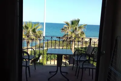 Image de Appartement face à la plage (climatisation, wifi)