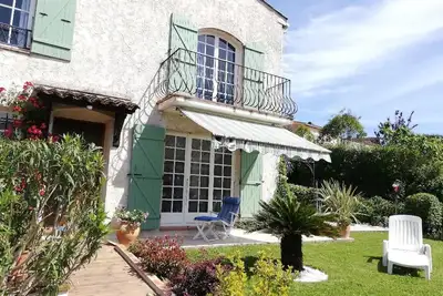 Image de Charmante maison provençale dans résidence privée et sécurisée.