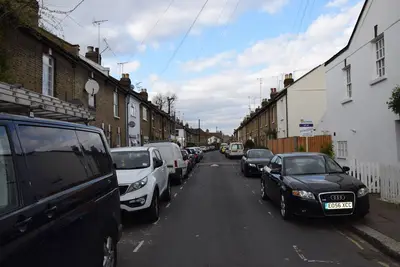 Image de Maison 3 chambres, jardin, station de métro à 12 minutes, centre-ville à 25 minutes