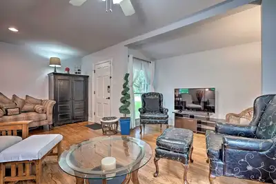 Image de Nouveau-San Antonio Home w / Pvt. Yard, 5 Mi au centre-ville