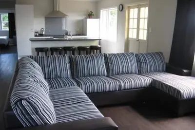 Image de Belle maison de 6 + 2 chambres avec piscine