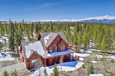 Image de 'Rocky Bear Lodge' sur 2+ acres près du lac Turquoise