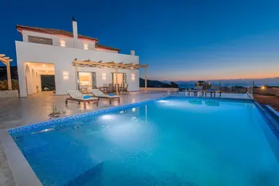 Image de Villa DaLuz, villa phare avec piscine privée et vue sur la mer