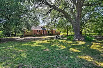 Image de Nouveau! Secluded Baton Rouge Area Hideaway w / Lawn!