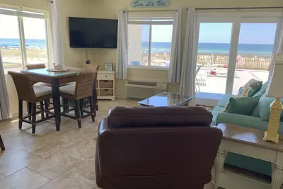 Image de Servir de la vitamine S-E-A et une vue imprenable sur la plage!