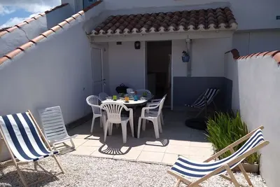 Image de Maison agréable proche plage et bourg, 6 couchages, terrasse et équipements complets, La Guérinière