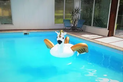 Image de BerrySprings, la villa-piscine au milieu des champs