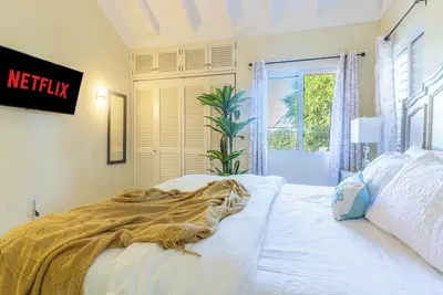 Image de Ocho Rios LuxuryCrest Villa \/ Location de voitures \/ Pickups aéroport