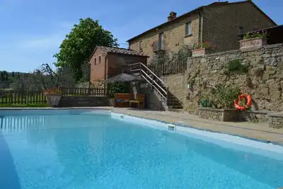 Image de Charmante maison de vacances toscane de style rustique avec piscine et jardin privés, four à pizza e