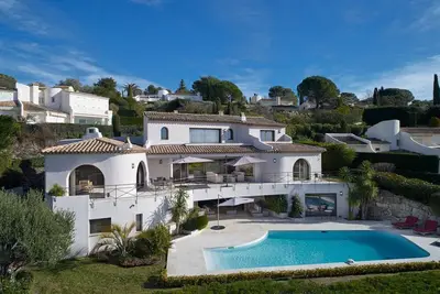 Image de Magnifique villa dans domaine fermé avec vue panoramique
