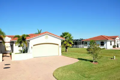 Image de Confortable villa de vacances au calme sur le lac pour 5 pers. - Terrain de golf Ă direktb. quartier