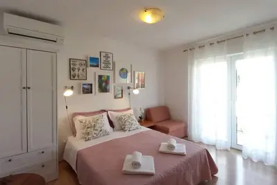 Image de Appartement de deux chambres avec vue sur la mer, parking, proche du centre de Hvar