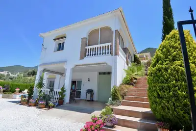 Image de Casa Alegria, villa avec vue sur les montagnes et le lac, dans un endroit calme Ă Alc