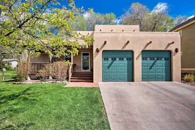 Image de Nouveau! Longmont Home w / Yard + Patio - 15 Mi to Boulder