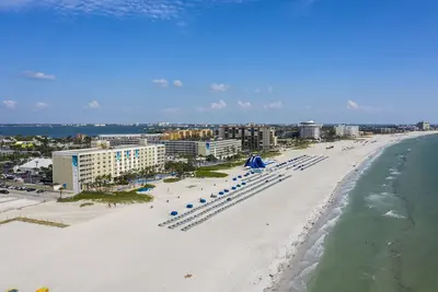 Image de TradeWinds - St Pete Beach - Studio Standard avec vue sur le boulevard