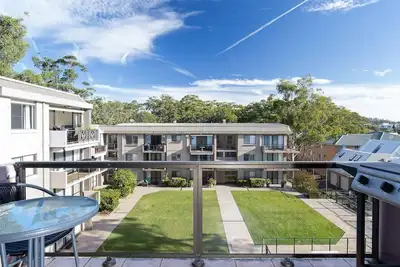 Image de 6 'The Poplars', 34 rue Magnus - Vues fabuleuses et piscine dans le complexe