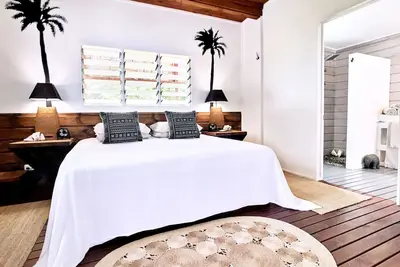 Image de Sails Beachhouse Unique Waterfront Villa