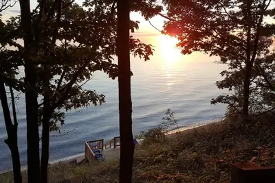 Image de Maison spacieuse avec plage privée sur le lac Michigan