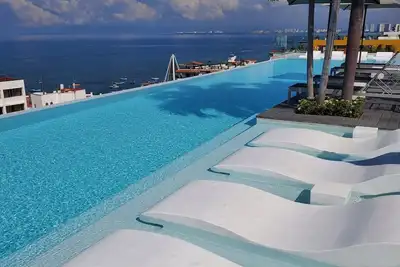 Image de Vues spectaculaires sur l'océan et la ville dans la vieille ville de Puerto Vallarta