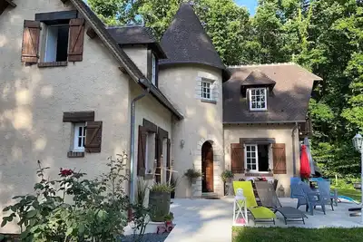 Image de Paris 1 h <br>Deauville 1 h <br>Giverny 15 mn <br>La Roche Guyon <br>Petit château normand