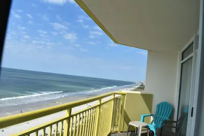 Image de Incroyable Oceanfront 2 chambres Condo 6-8 personnes - Draps et serviettes inclus.