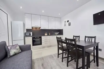 Image de Appartement T2 Au Calme, 1 à 4 couchages, accès A4\/A104