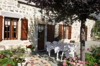 Image de giteduplombducantal aux gardes à Saint-Jacques-Des-Blats