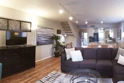 Image de Turquoise Quail-Double Master, Spacieux, Pratique, Privé