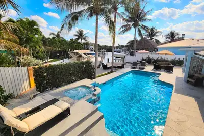 Image de Joyful Suite 2 Room avec piscine, Kayak, BoatDock, Plage, Stadum, Pga Golf