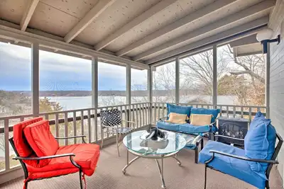 Image de Nouveau! Maison de villégiature avec bain à remous sur le lac des Ozarks!