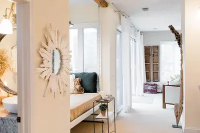 Image de Niché à côté de Dwntwn Cincinnati! Superbe maison de luxe avec vue sur les toits de la ville!
