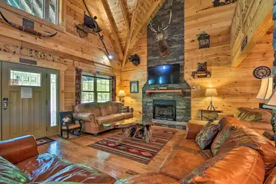 Image de Nouveau! Trenton Cabin avec bain à remous - 14 mi jusqu'à Lookout Mtn