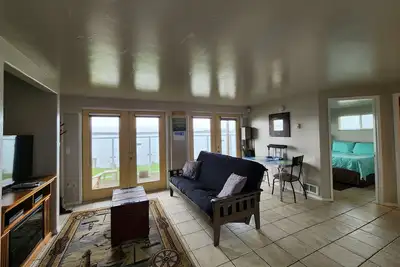 Image de Ceci est la partie inférieure de notre condo de 2 unités sur la baie.