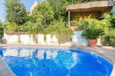 2dam01 - Maison accueillante 4 chambres avec piscine privée située dans un quartier calme