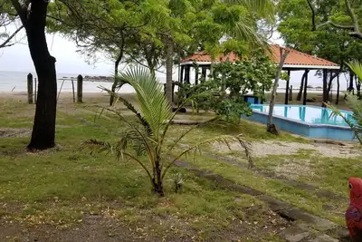Image de Privé Front Beach House