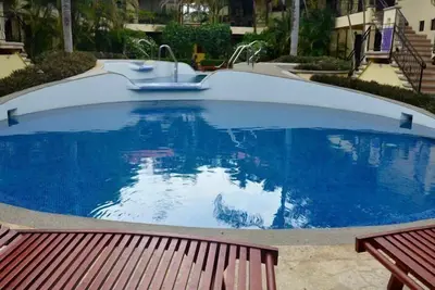 Image de South Jaco Retreat ~ Condo lumineux dans une cour fermée ~ Piscine et jacuzzi!