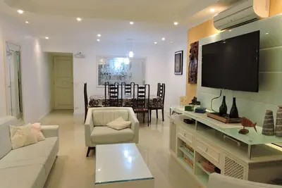 Image de Confortable 10 Personnes, Climatisation Toutes Les Chambres, Nouvellement RÉNOVÉ