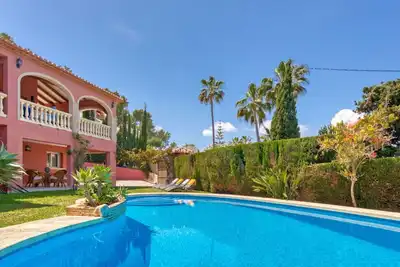 Image de Maison de vacances privée avec Wifi, piscine privée, climatisation, Tv, terrasse, vue panoramique