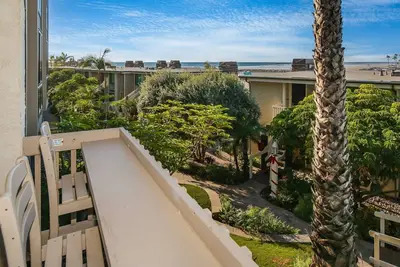 Image de * Nouvelle inscription * Condo 1 ch avec vue sur l'océan et le port * Super Proche De La Plage * F11 Morely's Beach house