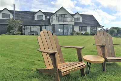 Image de Espace boutique confortable dans un emplacement privilégié avec vue sur la mer et le jardin.