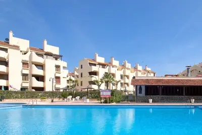 Image de Agréable appartement pour 4 personnes avec piscine, climatisation, Wifi, Tv, balcon et parking