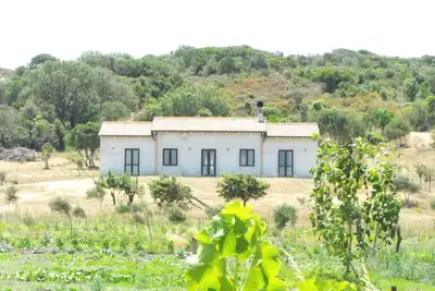 maison de campagne spacieuse dans un endroit idyllique non loin de la mer